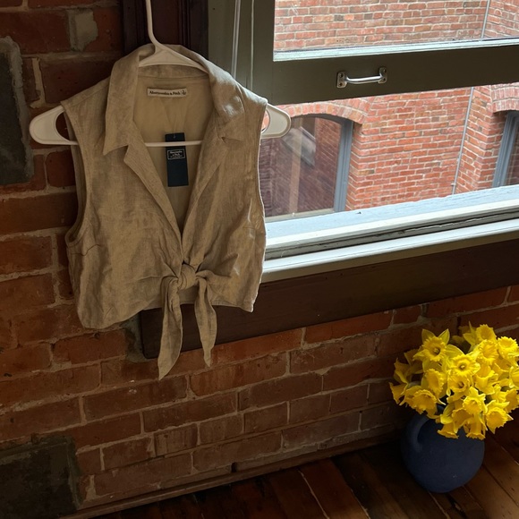 Abercrombie & Fitch Tops - Abercrombie and Fitch linen top